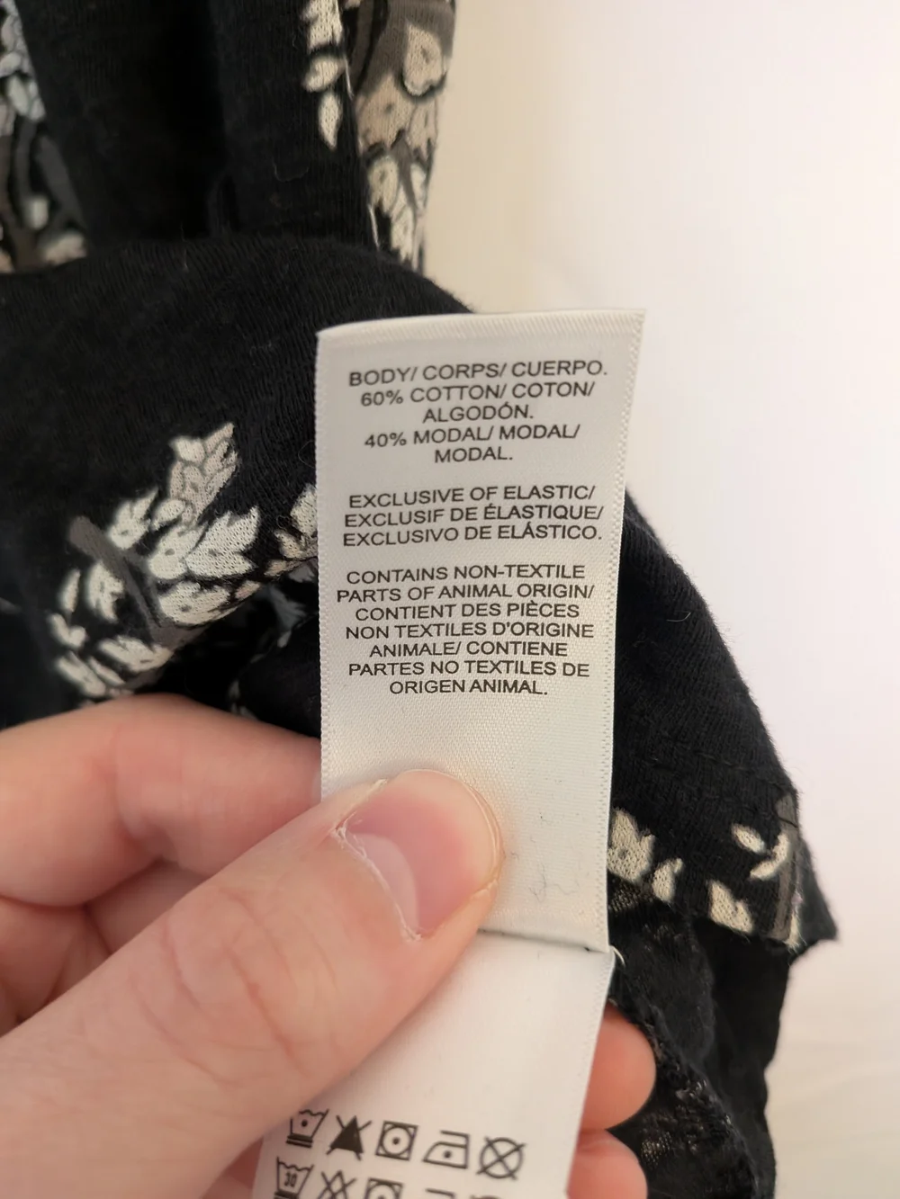 🔴5/$25 Lucky Brand Black Floral Smocked Short Sleeve Top - Picture 6 of 6